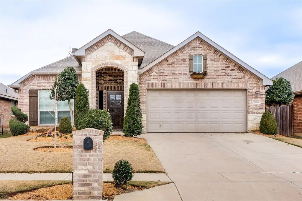 11824 Bellegrove Road, Burleson
