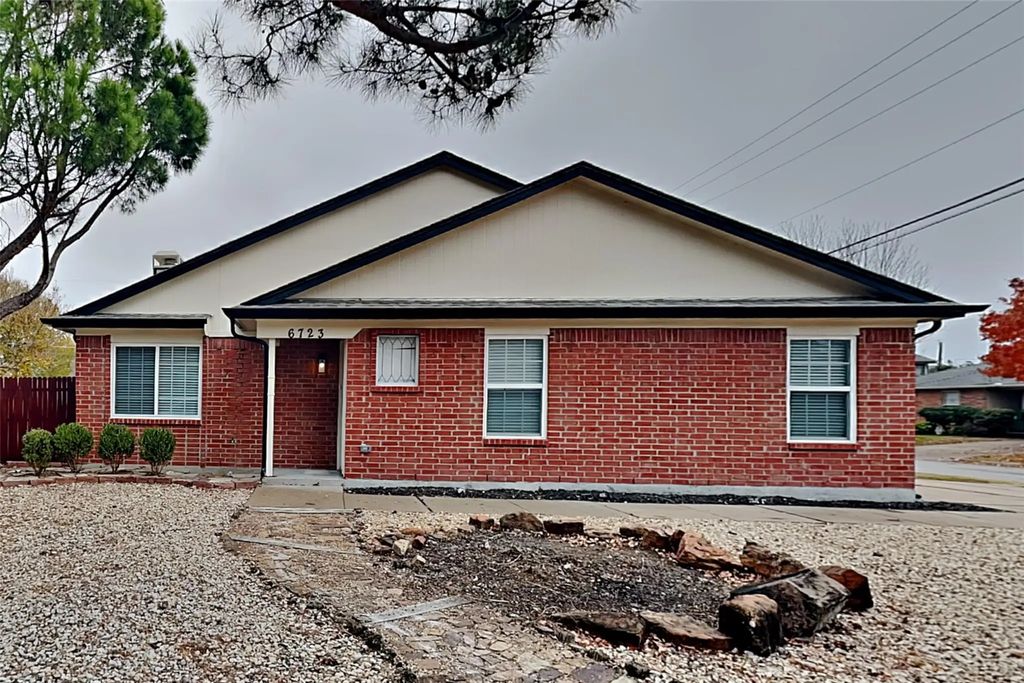 6723 Cherrytree Drive, Arlington