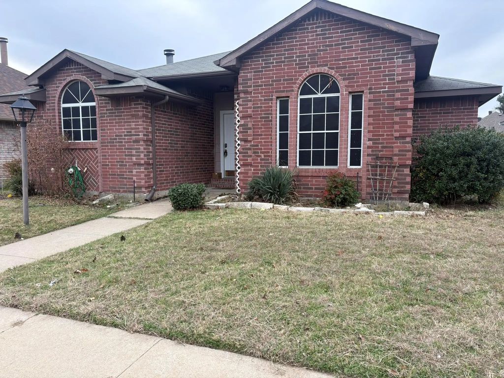 2117 Flamingo Drive, Flower Mound