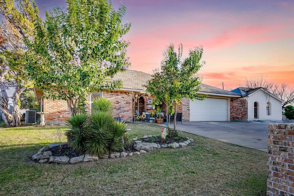 5244 Hill Ridge Drive, Fort Worth