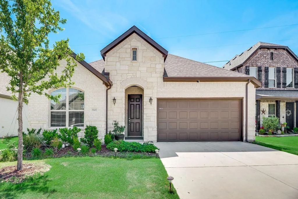 15404 Pioneer Bluff Trail, Fort Worth