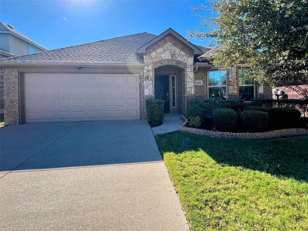 1616 Bluebird Drive, Little Elm