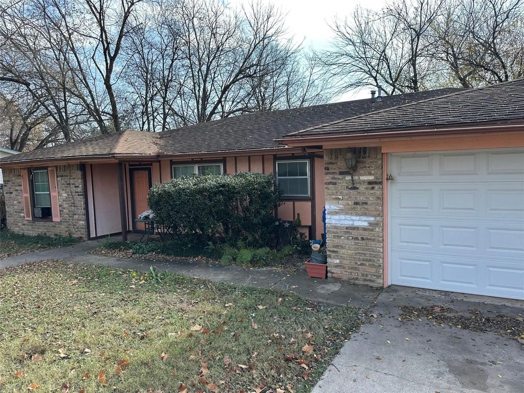 140 Brewster Street, Robinson