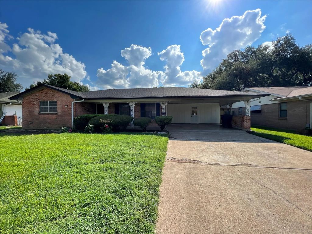 2710 Beazley Place, Shreveport