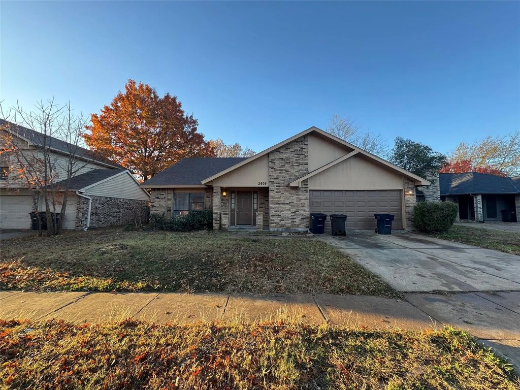 2905 Woodlark Drive, Fort Worth