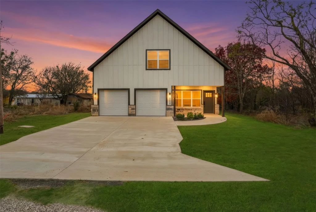 5529 Mercedes Circle, Granbury