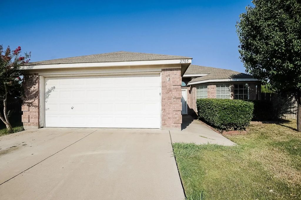2705 Wildridge Court, Fort Worth