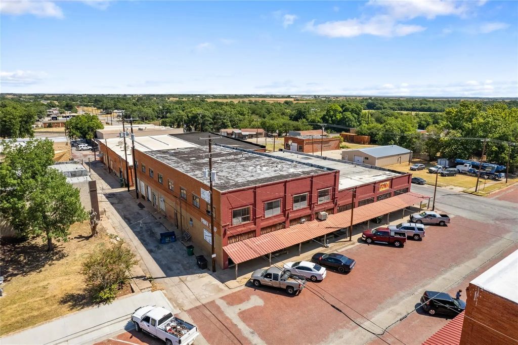115 E Pecan Street, Coleman