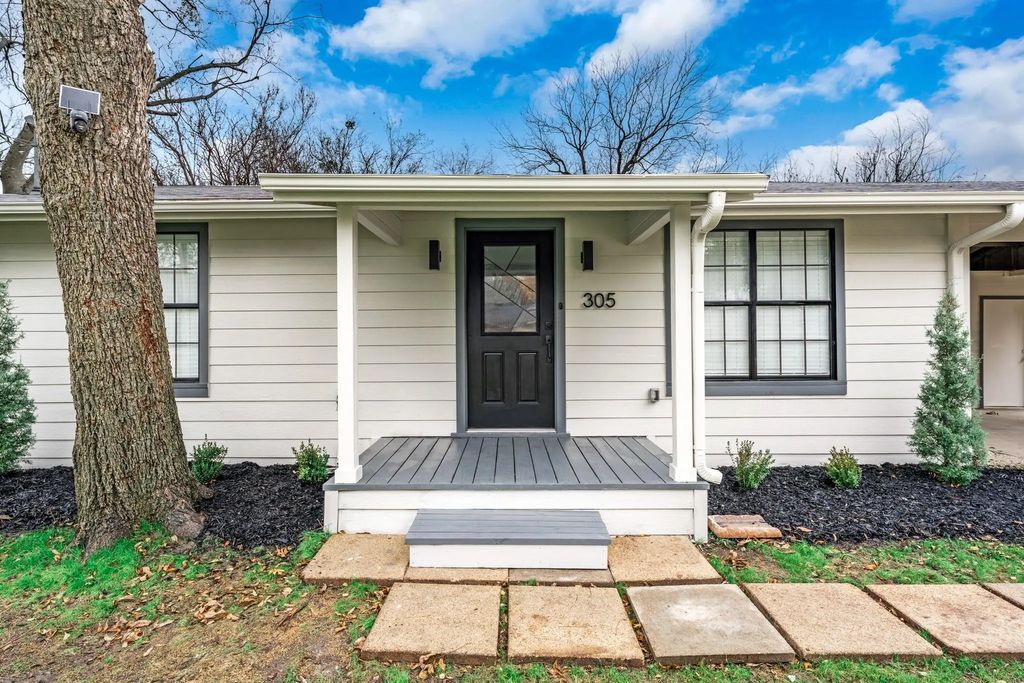 305 E Kirby, Quinlan