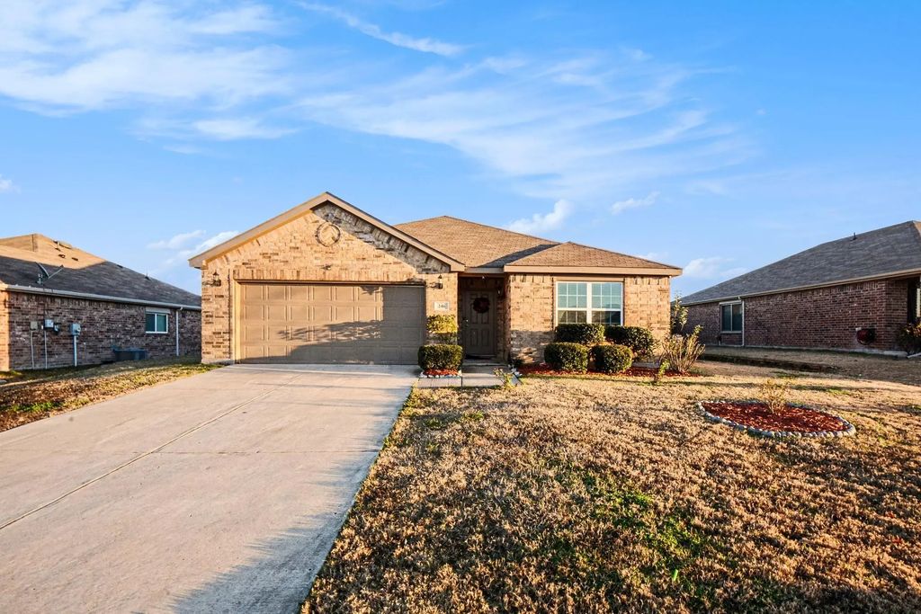 246 Willow Creek Lane, Terrell