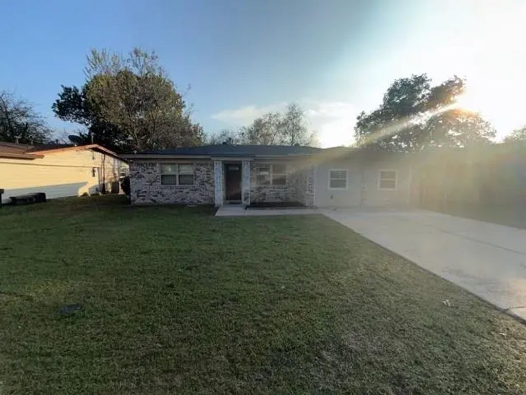 2101 Bettibart Street, Fort Worth