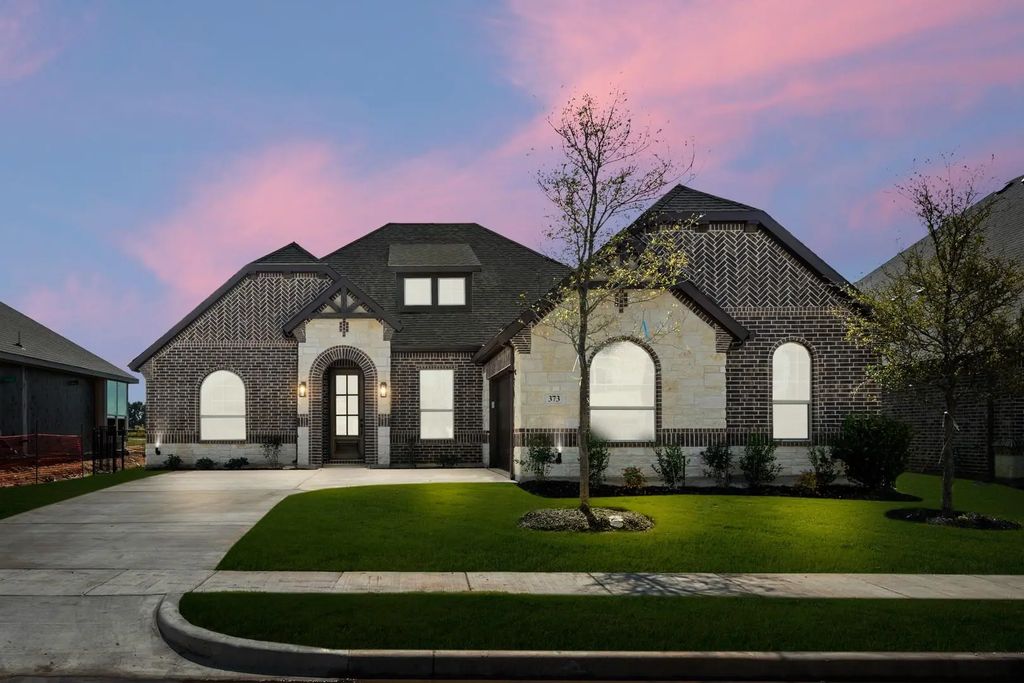 373 Paddle Boat Drive, Granbury