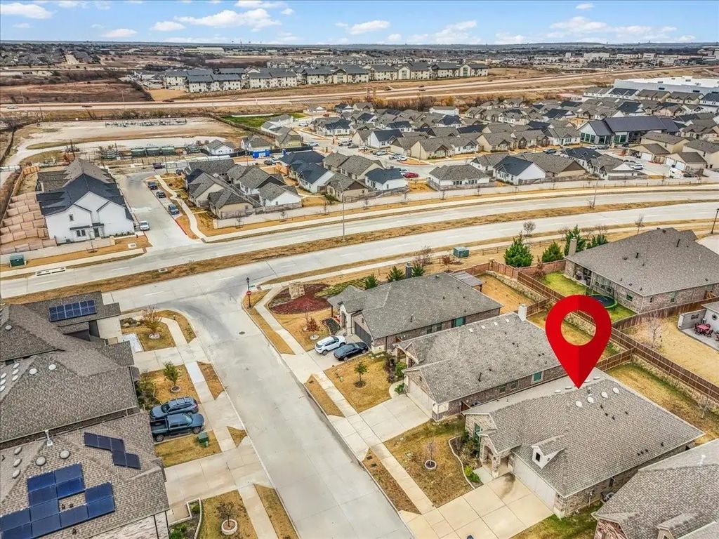 5913 Saddle Pack Drive, Fort Worth