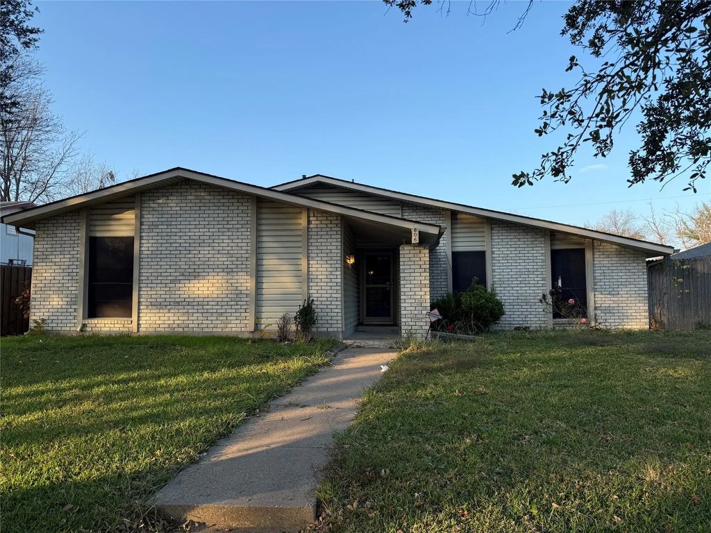806 Pinehill Lane, Grand Prairie