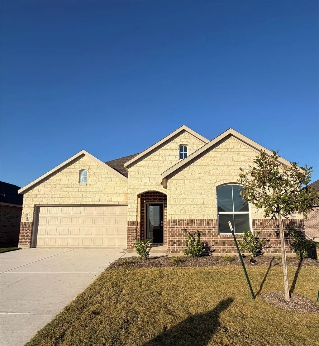 2640 Wispy Creek Drive, White Settlement