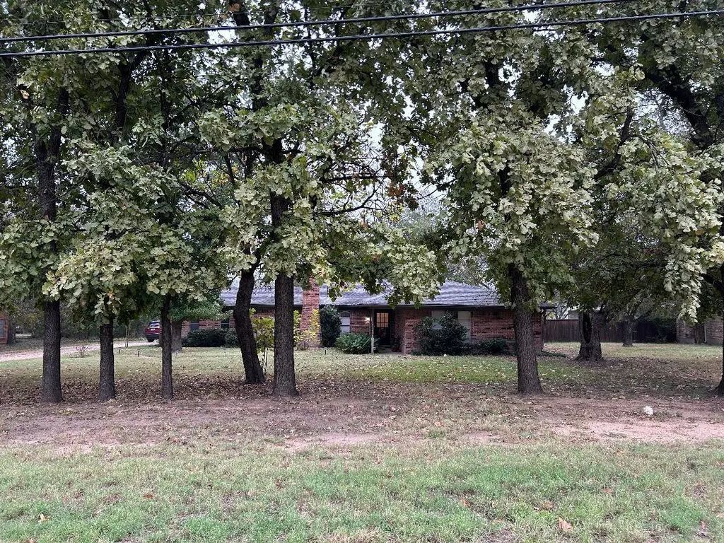 213 Southwest Drive, Clyde