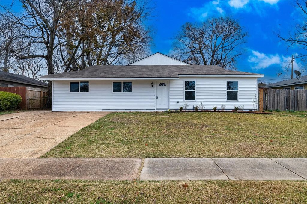 1358 Anita Street, Bossier City