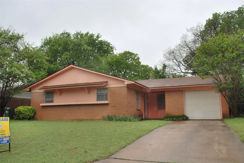 3809 Titan Trail, Denton