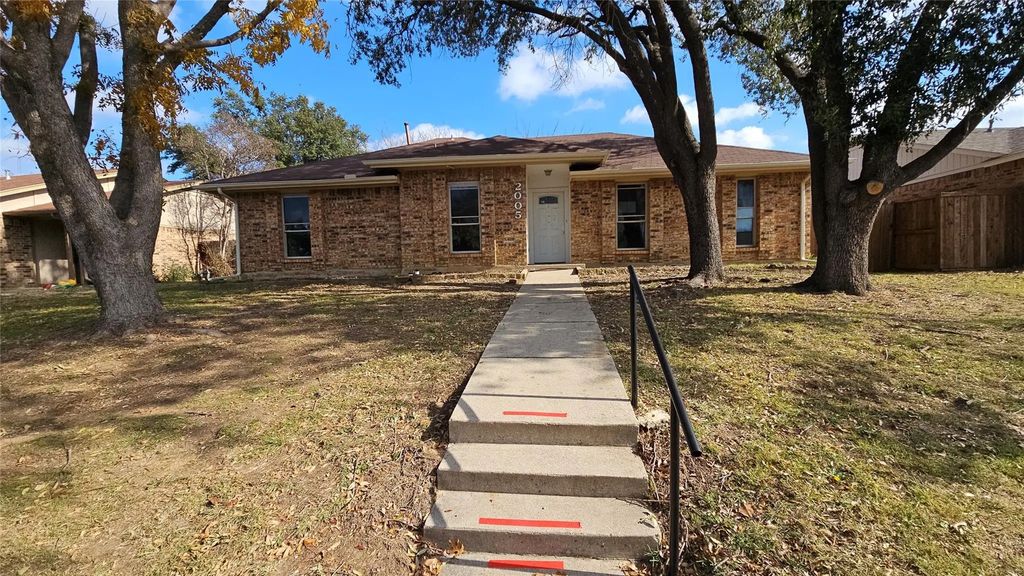 2005 Azalea Street, Denton