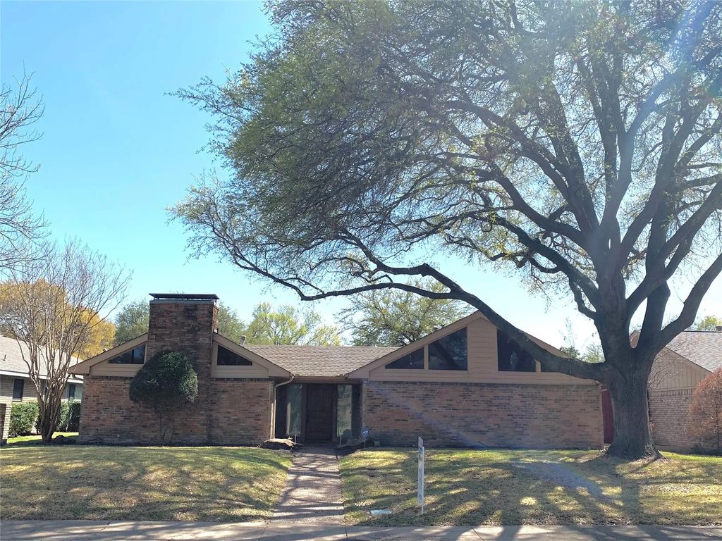 6910 Brentfield Drive, Dallas