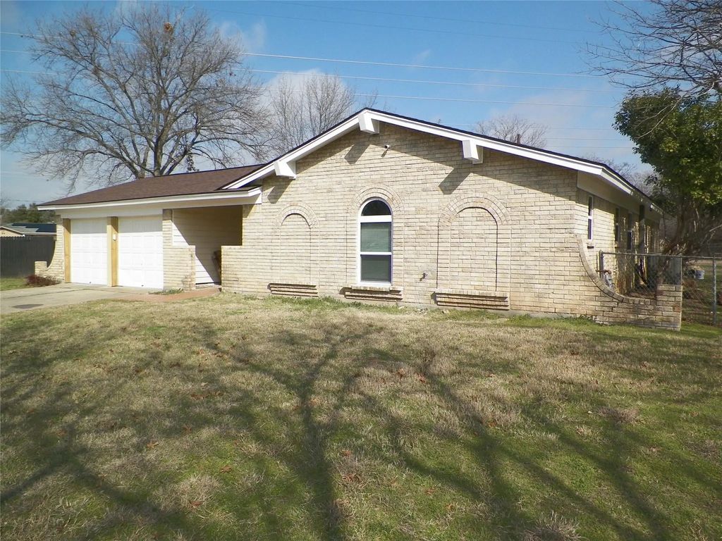5524 Topper Court, North Richland Hills