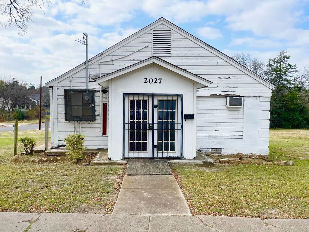 2027 Lamont Avenue, Dallas