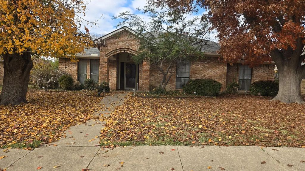 2909 Redwood Drive, Carrollton