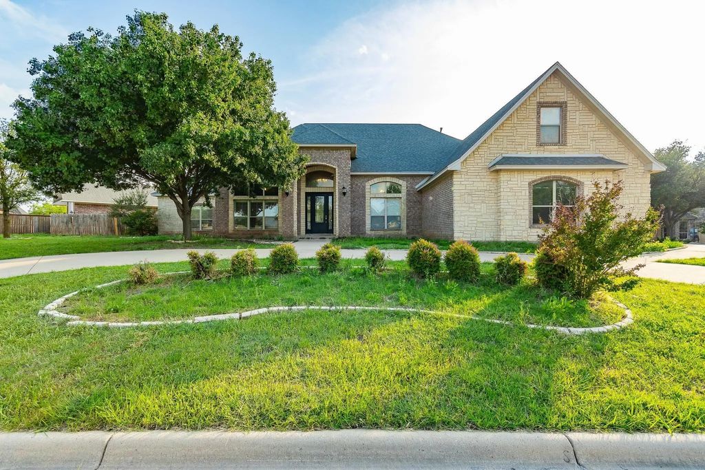 1207 Saddle Lakes Drive, Abilene