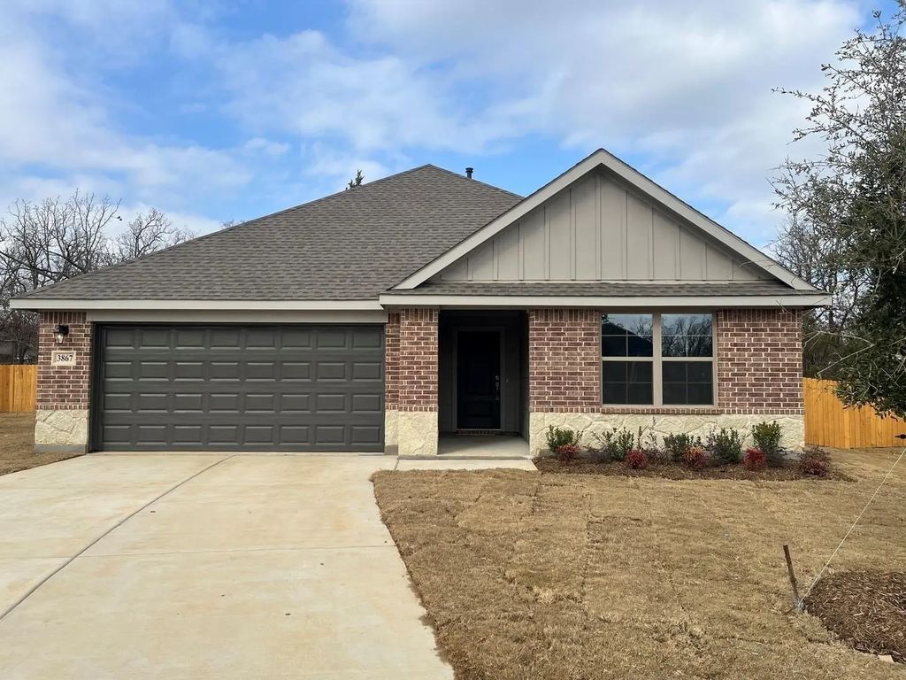 3867 Rose Hill, Denison