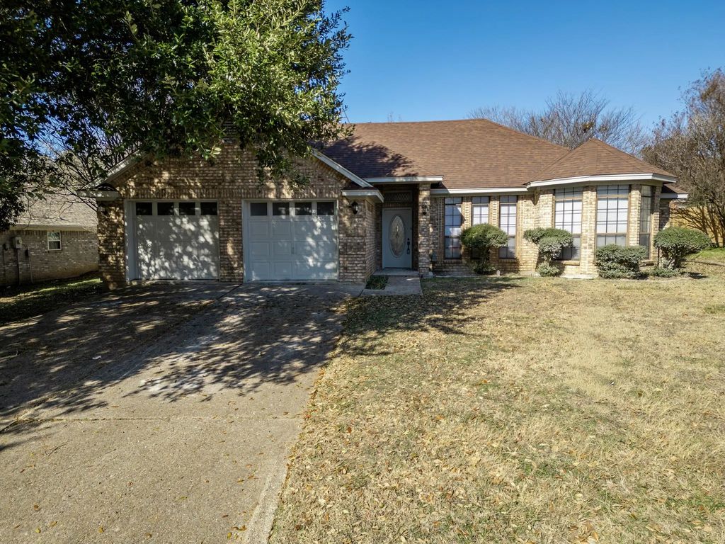 85 Delmore Drive, Hillsboro
