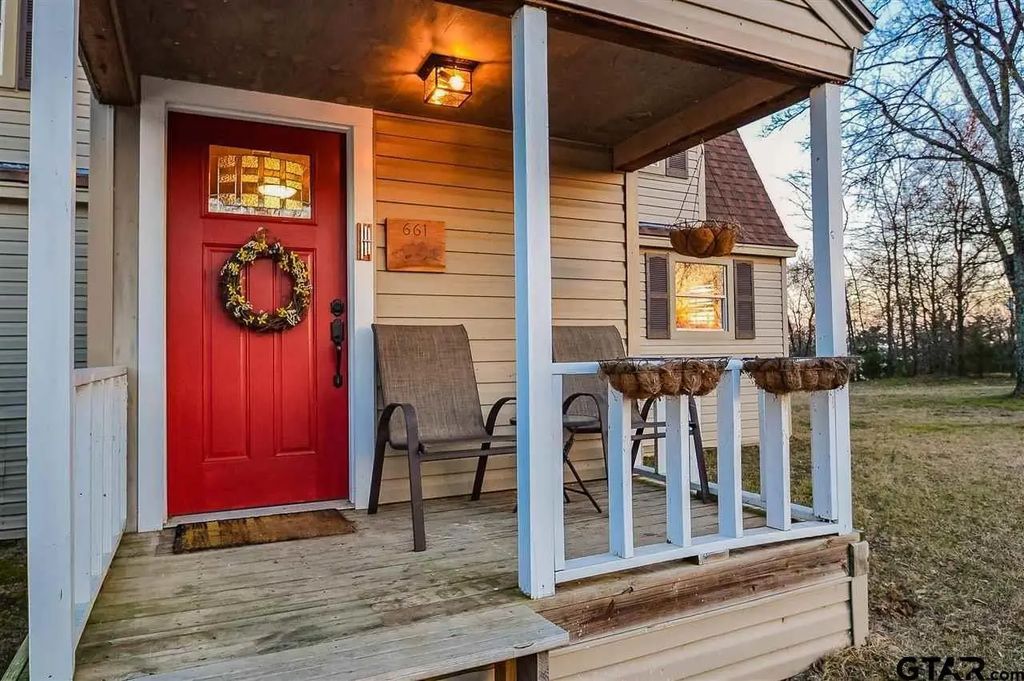 661 Private Road 7422, Emory