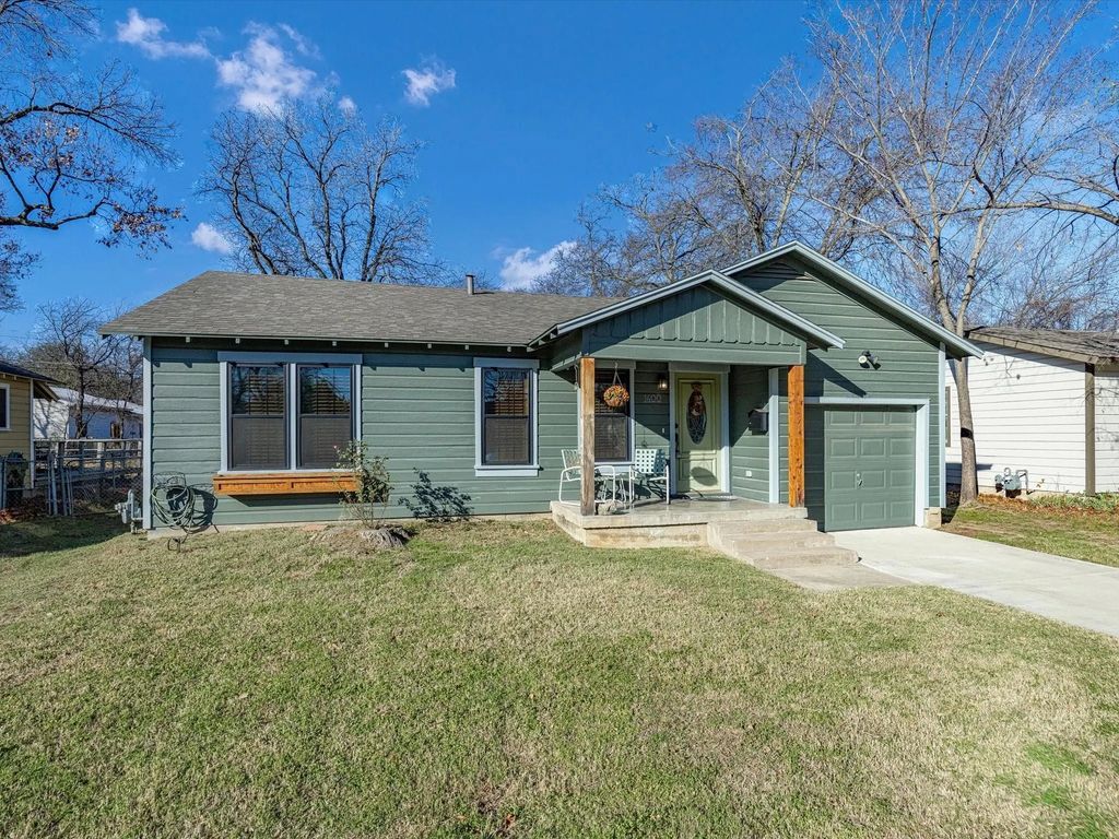 1400 Bennett Drive, Arlington