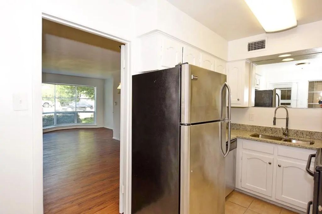 4818 Cole Avenue 102, Dallas