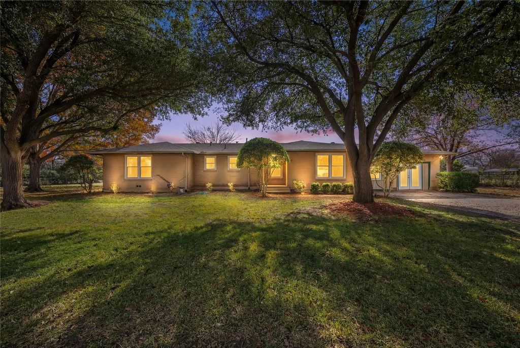 716 Stuckert Drive, Fort Worth