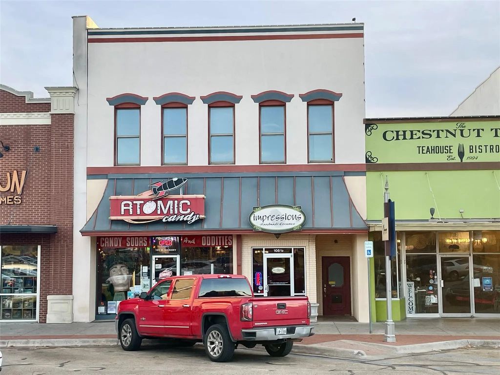 105 W Hickory Street A, Denton