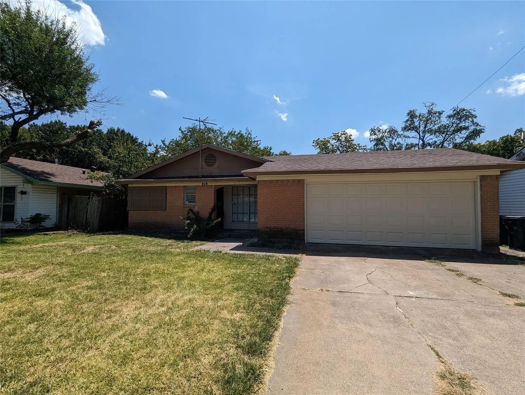 818 Calvin Drive, Garland