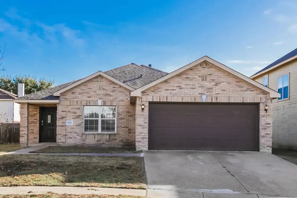 709 Gillon Drive, Arlington
