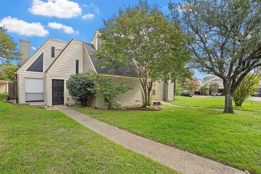 2156 Fleur De Lis Court, Arlington