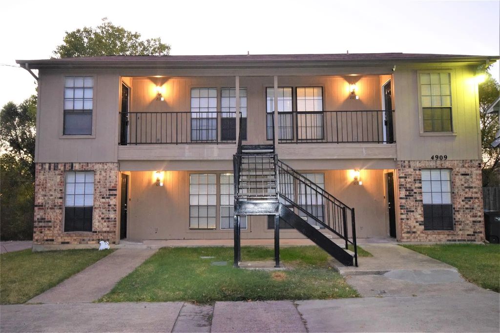 4909 Jamesway Road 203 D, Fort Worth