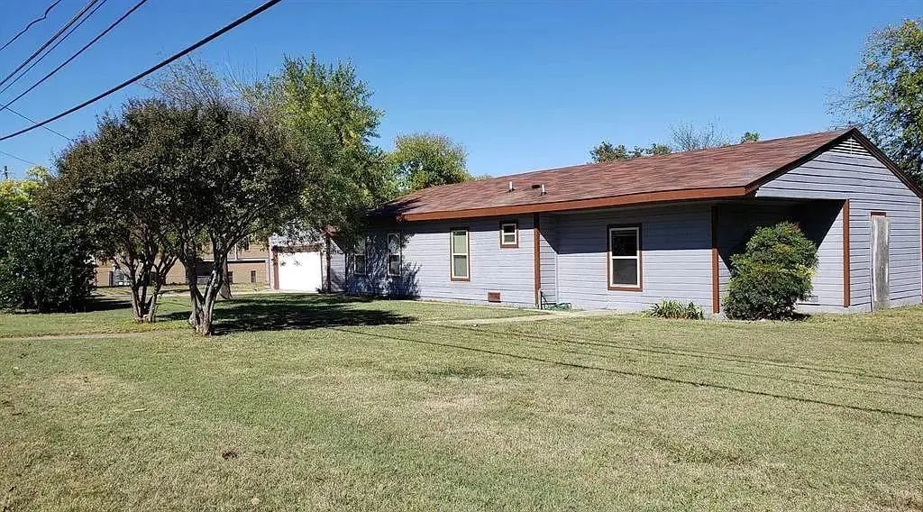 2737 W Camp Wisdom Road, Dallas