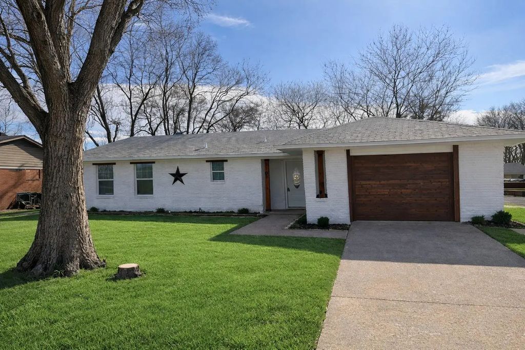 2105 Proctor Drive, Grand Prairie