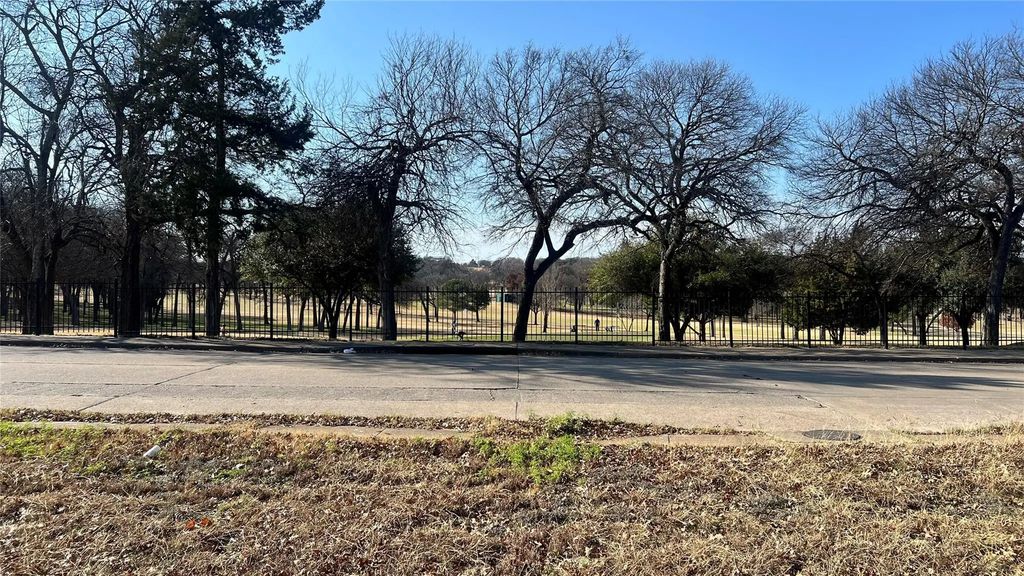 2304 Bonnie View Road, Dallas