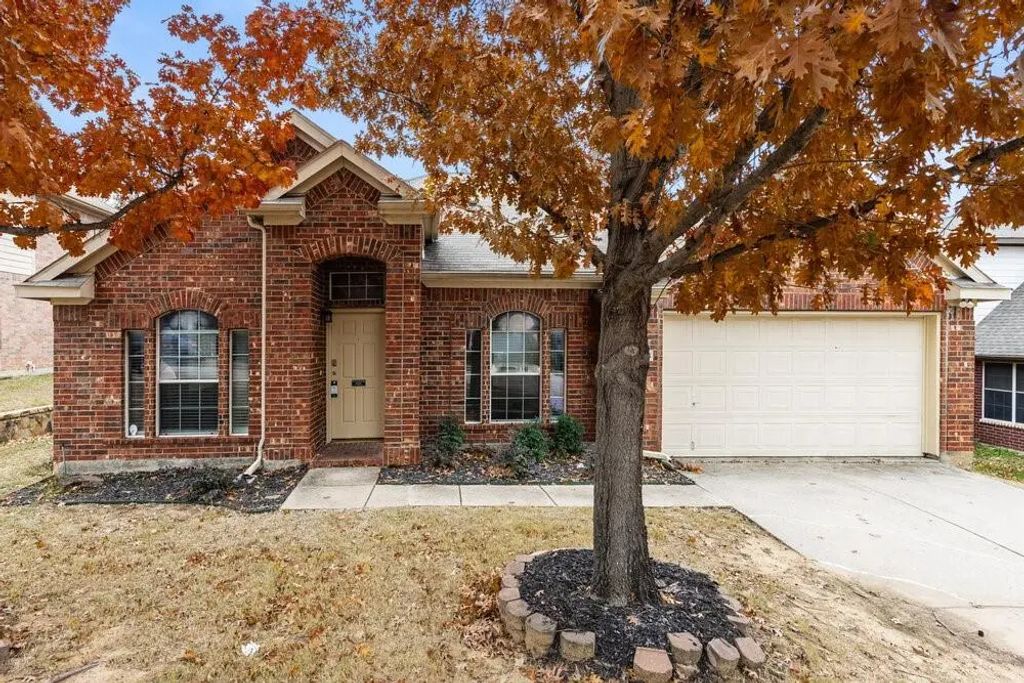 3704 Saint Johns Drive, Denton