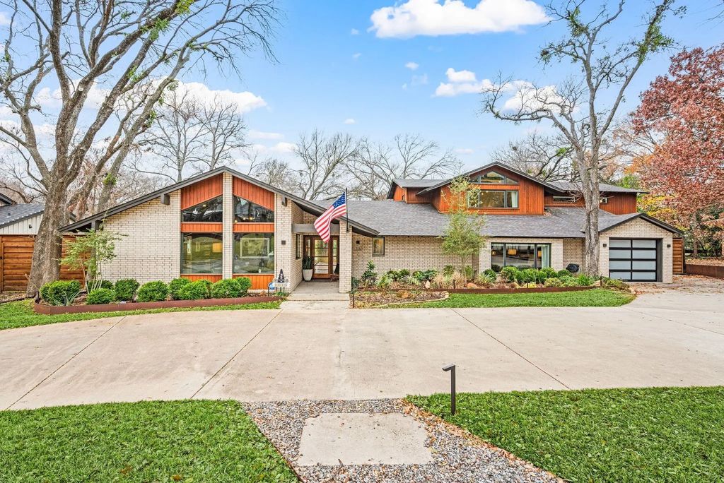 313 Fall Creek Drive, Richardson