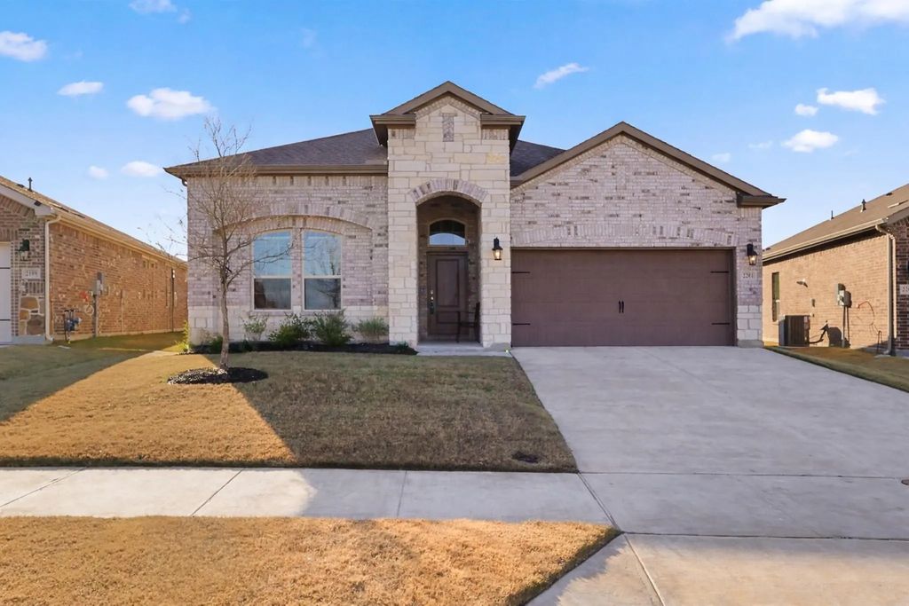 2201 Ozark Hills Lane, Anna