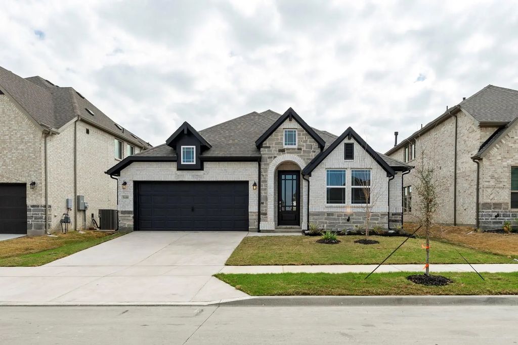 5600 Burford Lane, Celina