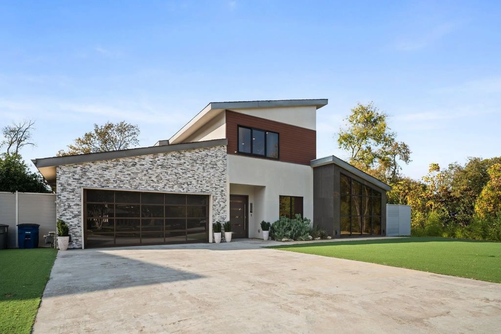 10225 Betty Jane Lane, Dallas