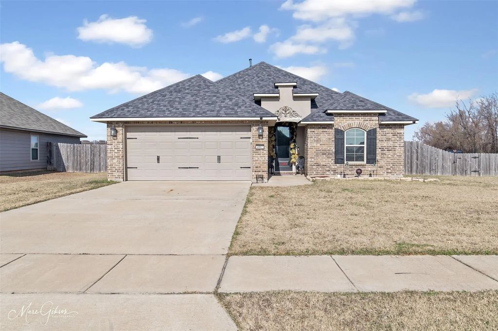 4002 False River Drive, Bossier City