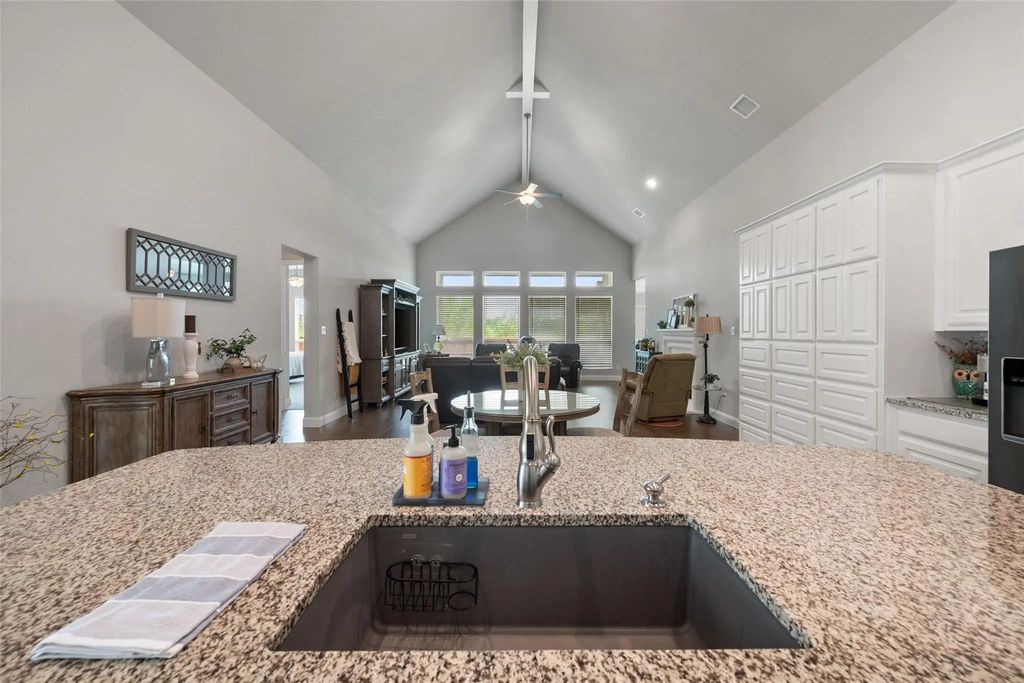 1921 Middleton Drive, Mansfield
