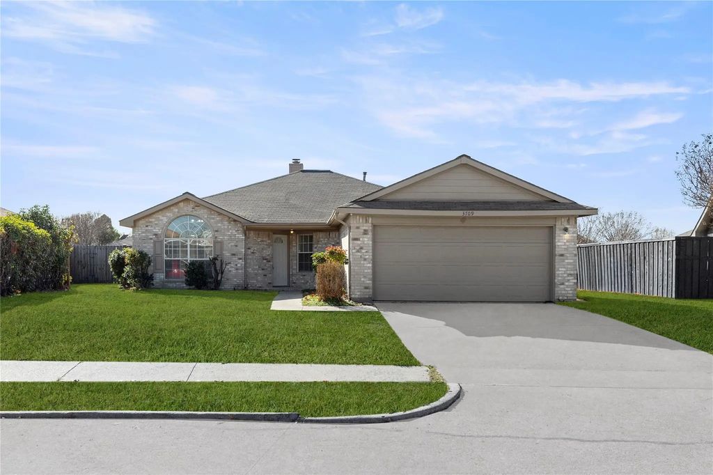 3709 Martha Lane, Rowlett